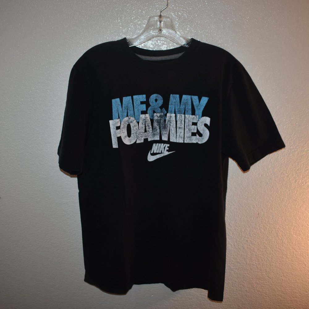 Nike Friends Shirt - Picture 1 of 4